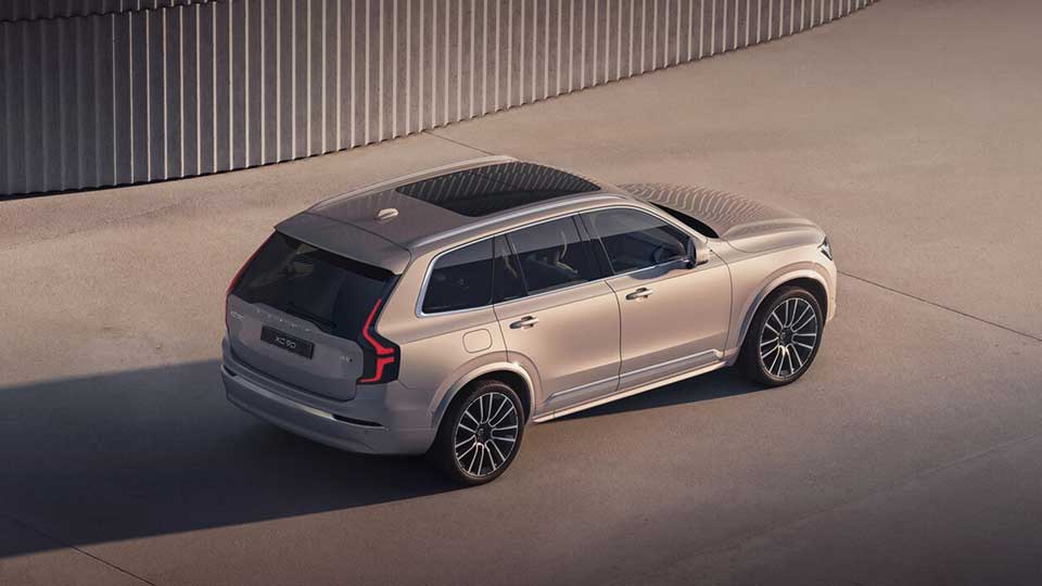 Volvo XC90 parked near the sea